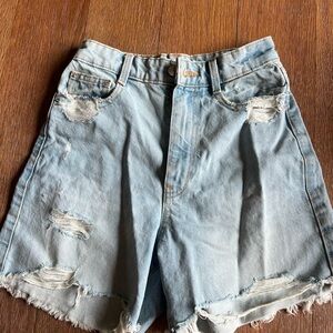 Zara distressed Jean shorts size 2